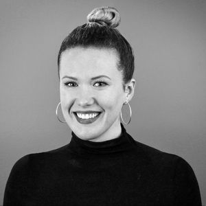 Meet your Posher, Adrienne